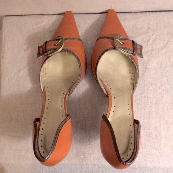 Sexy BCBGirls equestrian d’Orsay heels with brass buckle, leather, US 8.5 - Picture 3 of 4